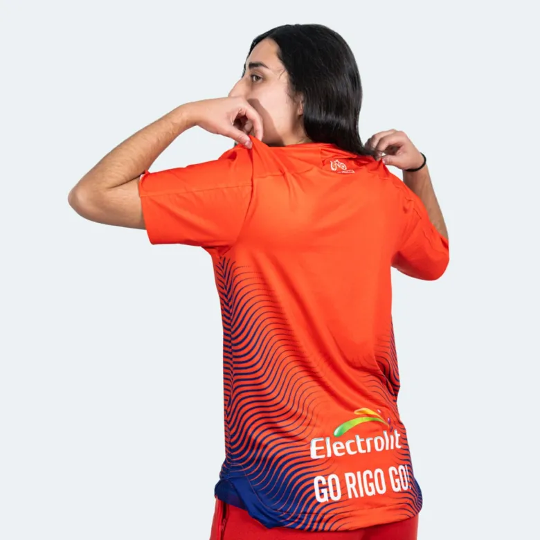 Camiseta Oficial de Competencia Femenino - Amix Tour Roja Arquero - Image 3